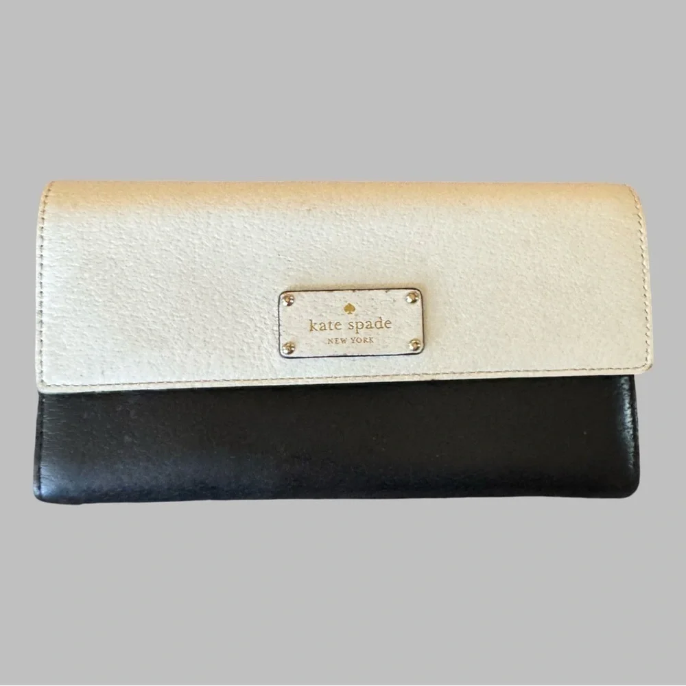 KATE SPADE Two Tone Snap Wallet
